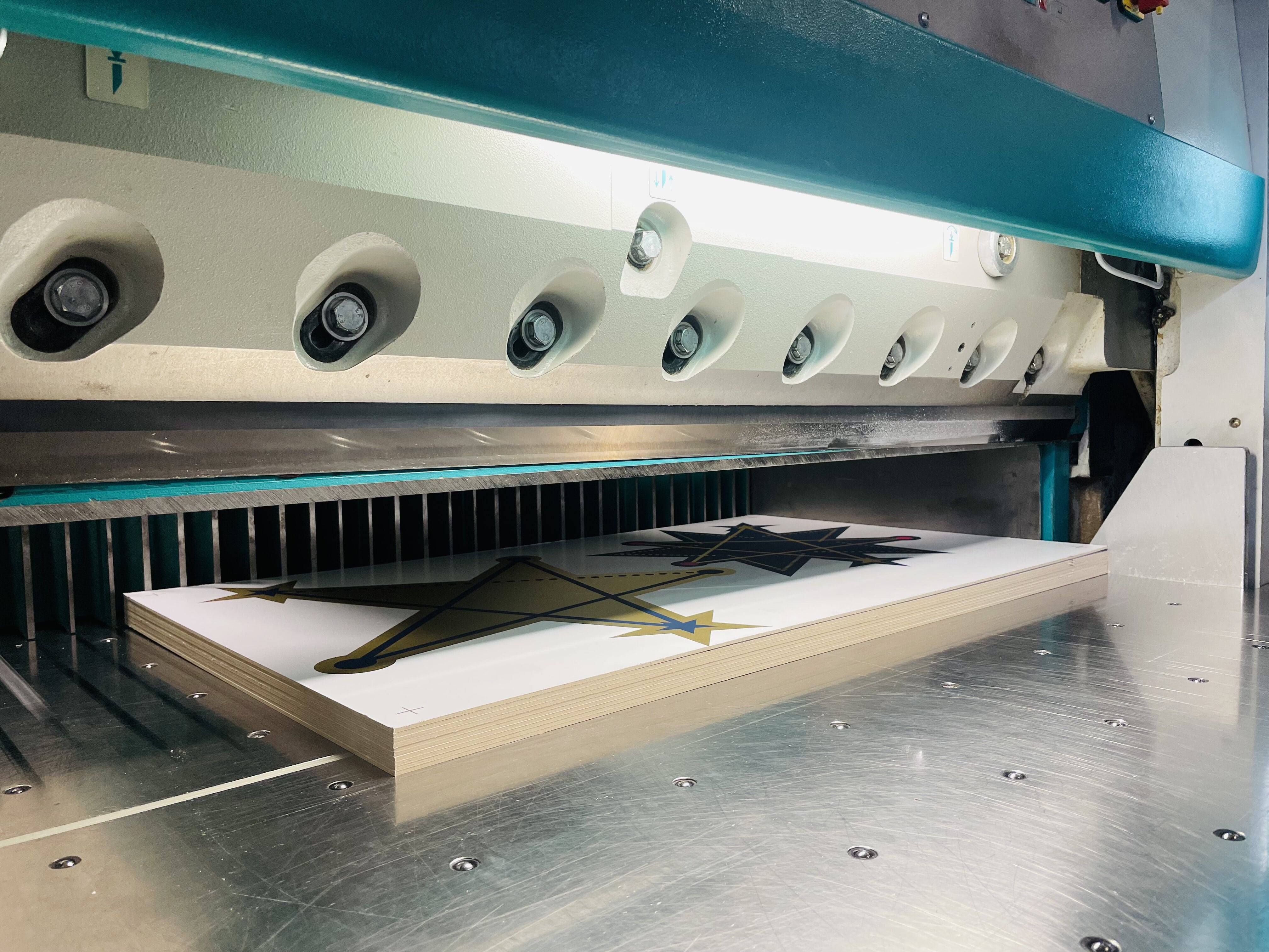 Digitales Stanzen, Fräsen und Schneiden